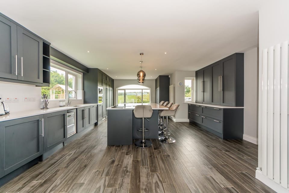 Marina views, Kinsale, Hosted by Exquisite holiday homes, sleeps 20 House in County Cork