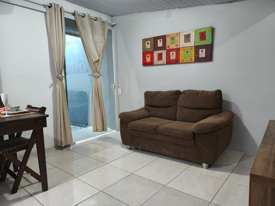 KITNET COM AR CONDICIONADO, TV A CABO E WI-FI... Apartment in Itapema