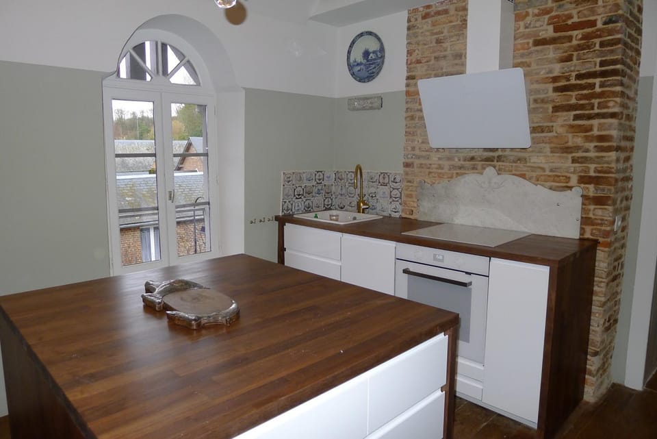 Kitchen or kitchenette, toaster