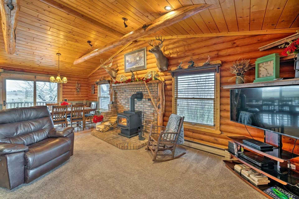 Secluded Retreat w/ Wood Stove, 11 Mi to Bozeman! House in Idaho