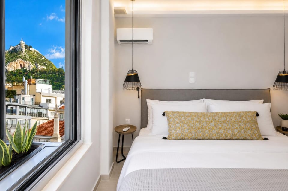 Bed, View (from property/room), Bedroom, City view, Location
