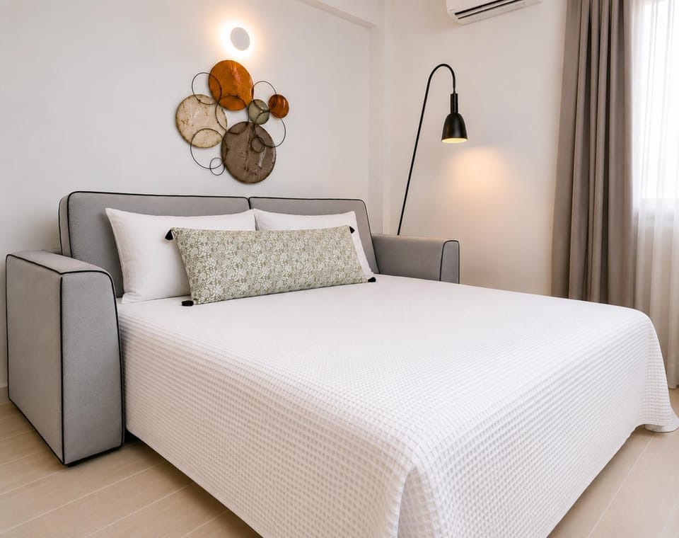 Bed, Living room
