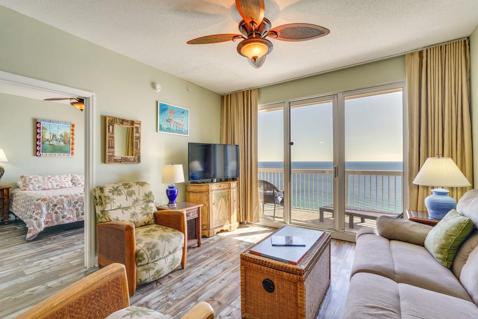 Gulf Coast Getaway w/ Balcony & Resort Amenities! House in Lower Grand Lagoon