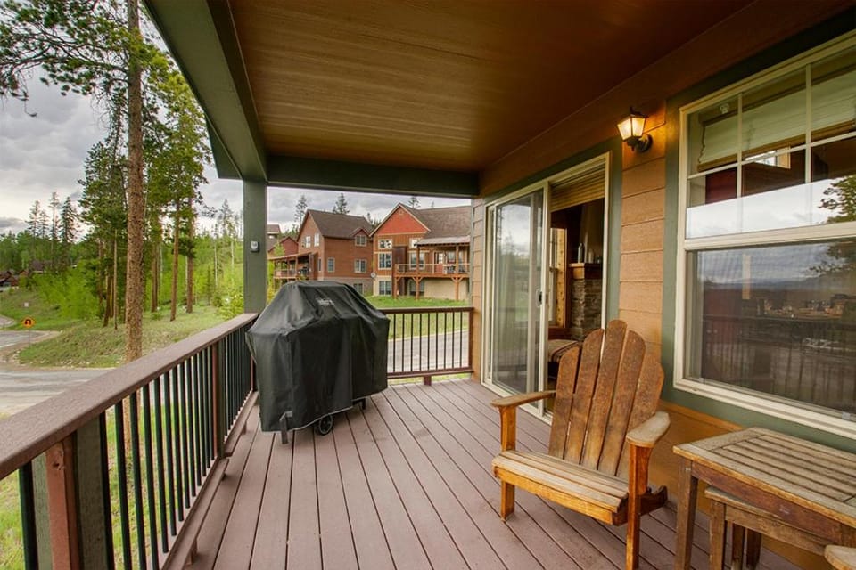Patio, BBQ facilities, Balcony/Terrace, Seating area, Mountain view
