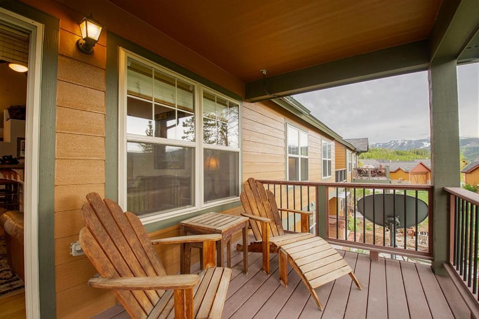 Balcony/Terrace, Seating area, Mountain view, furniture