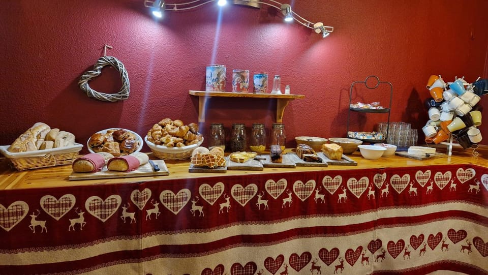 Breakfast, Buffet breakfast