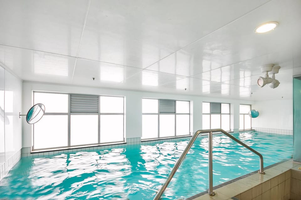 Swimming pool, Swimming pool