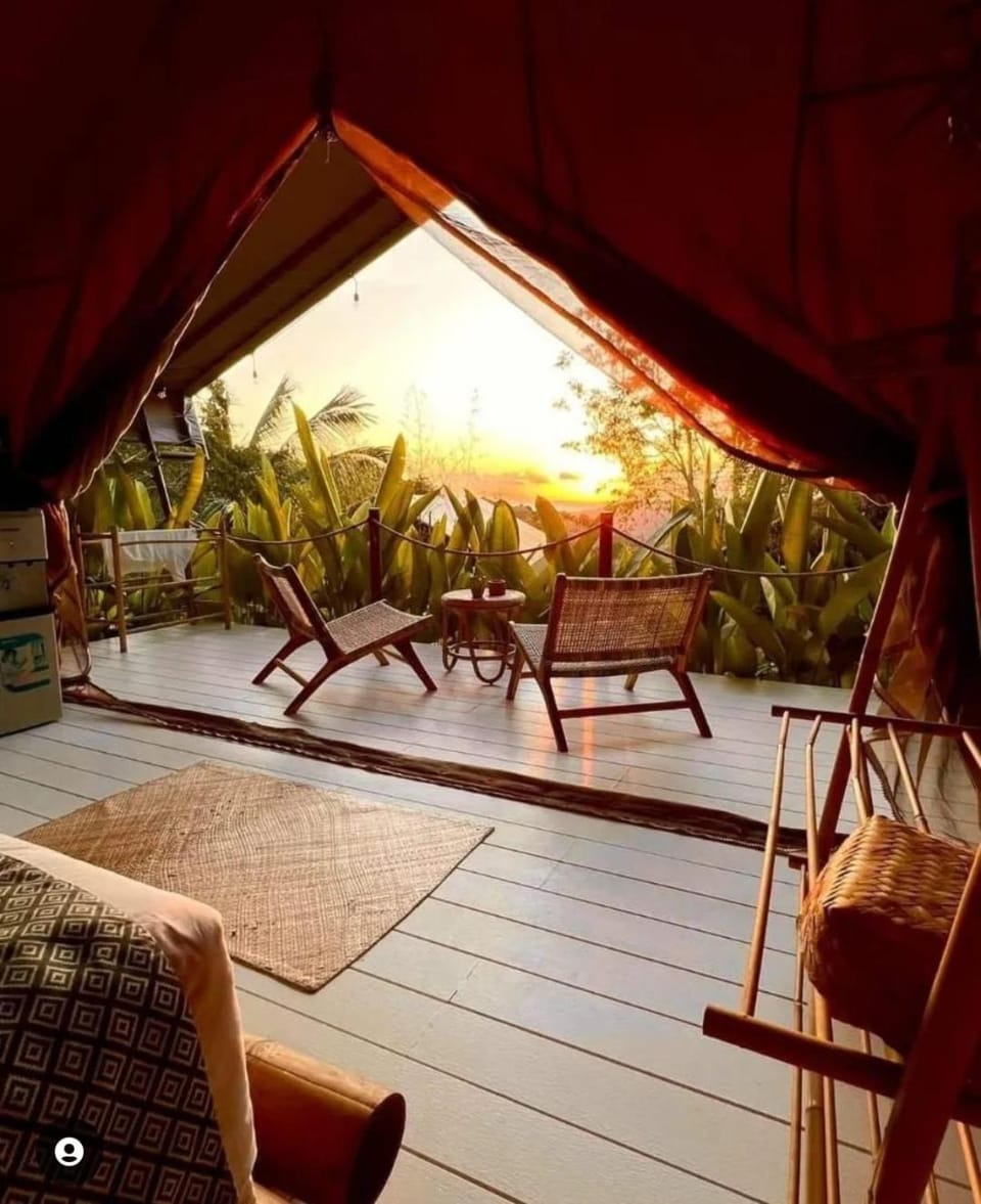 Bed, Balcony/Terrace, Photo of the whole room, Bedroom, Sunrise, Sunset, sunbed