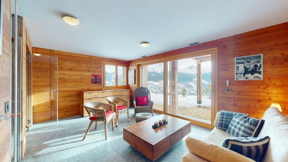 Communal lounge/ TV room, Living room