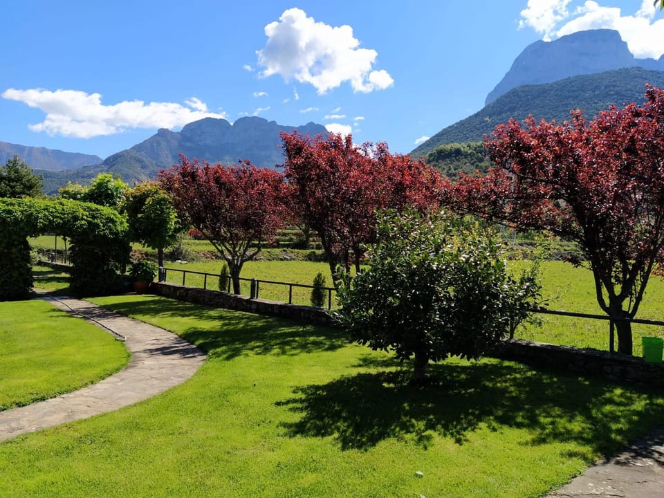 Casas Cleto - Laspuña Country House in Aragon
