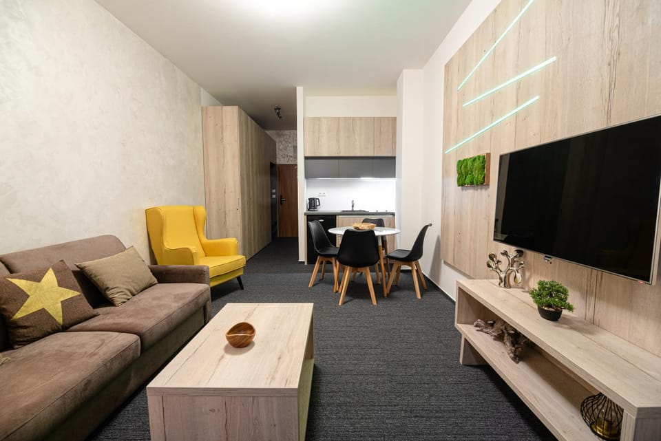 Communal lounge/ TV room, TV and multimedia, Living room