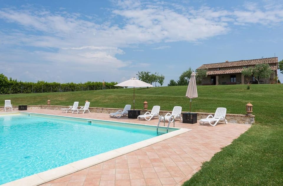 Property building, Day, Garden, Garden view, Pool view, Swimming pool, sunbed