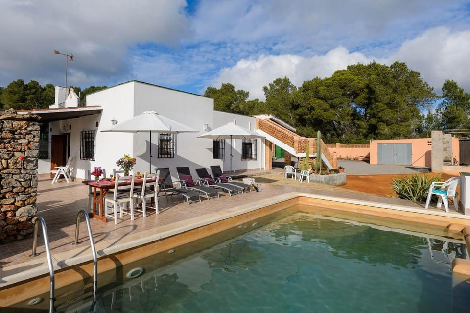 Property building, Swimming pool, Swimming pool