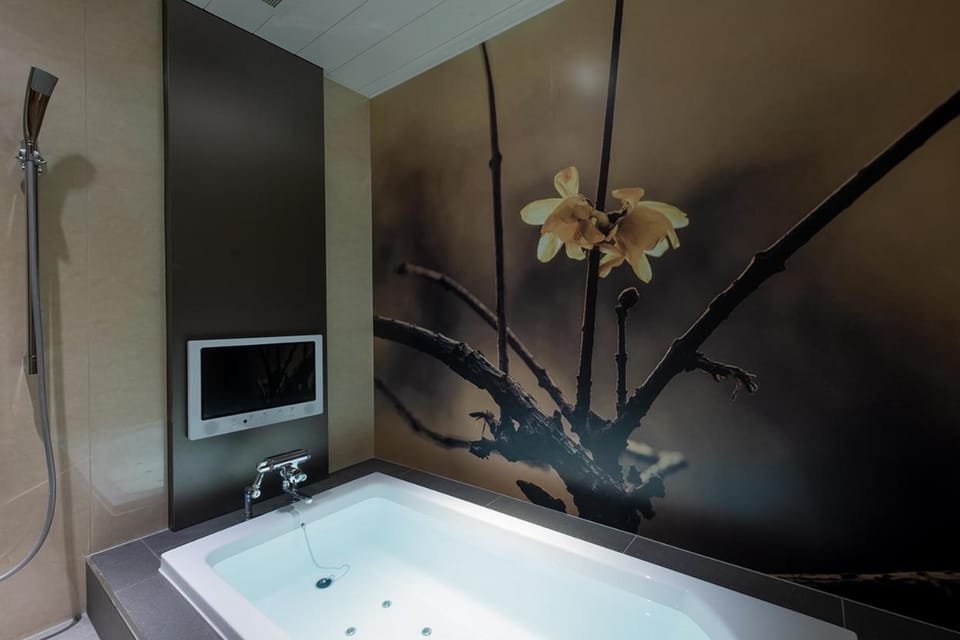 Bathroom, Bath