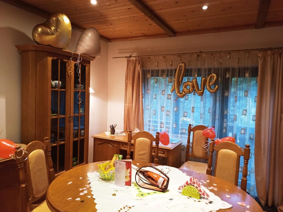 Communal lounge/ TV room, Living room, Dining area