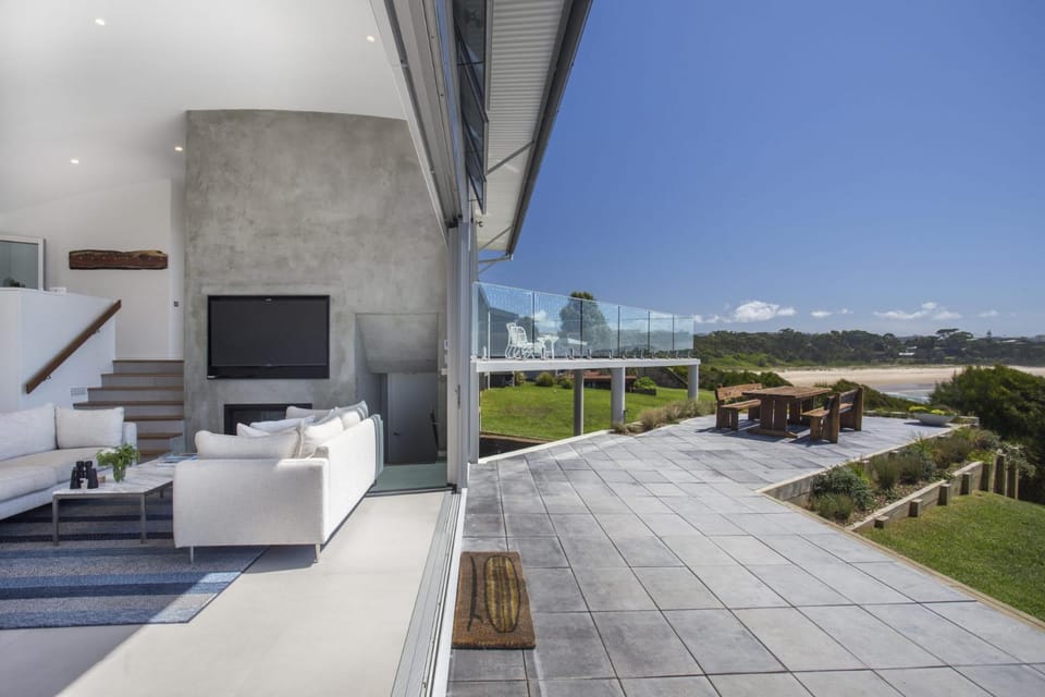 Bawley Point Beach Front - oceanfront luxury home House in Bawley Point