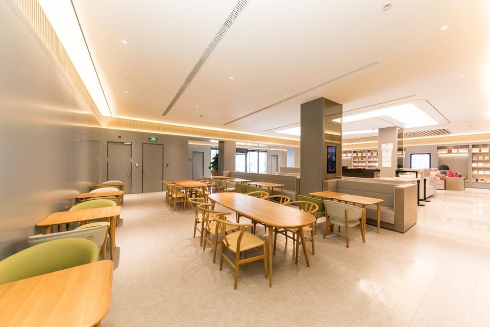Restaurant/places to eat, Restaurant/places to eat, Seating area