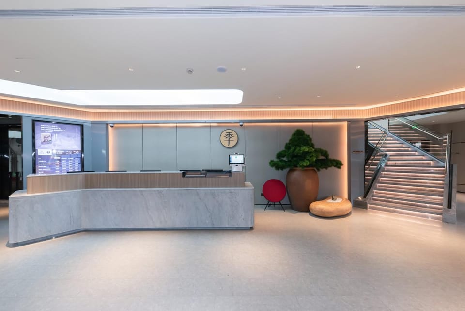 Lobby or reception, Business facilities