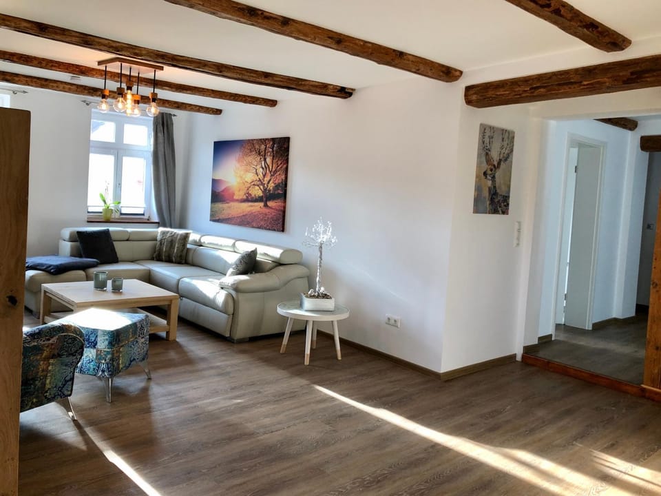 Living room, Decorative detail, Seating area