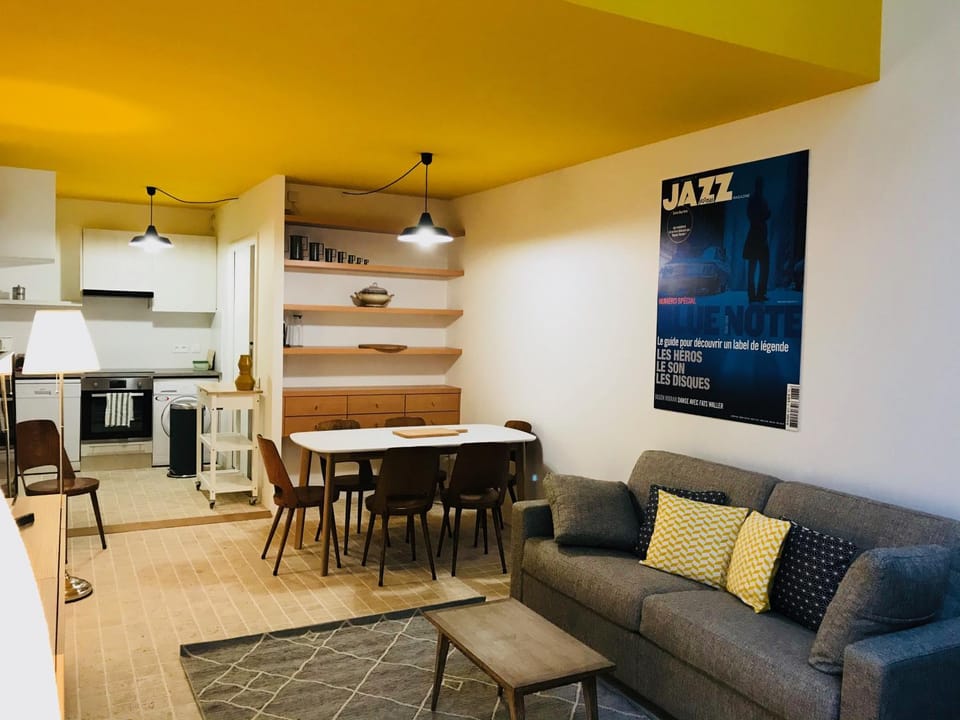 Kitchen or kitchenette, Living room, Dining area