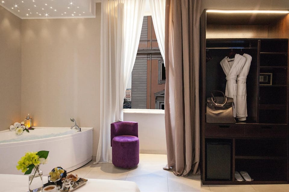 Hot Tub, Photo of the whole room