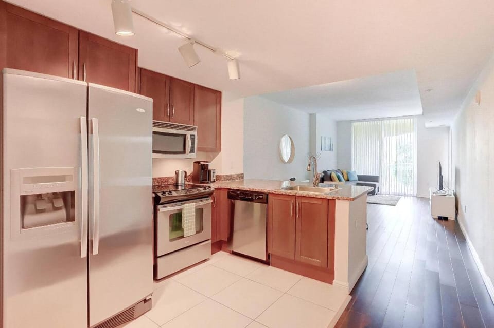 Apartment in Casa Costa condo!Beach pass included House in Boynton Beach