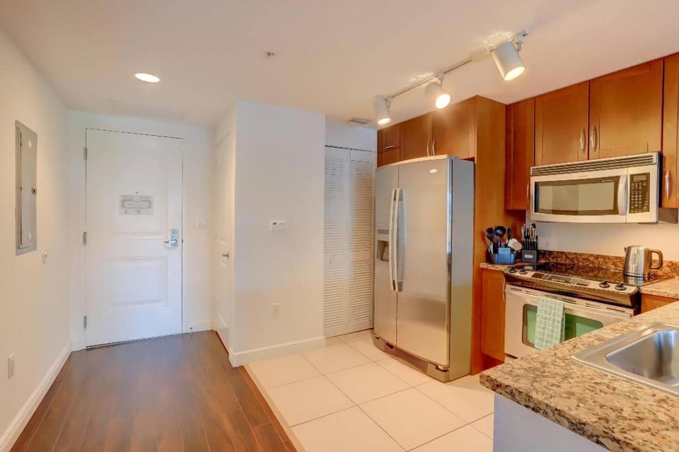 Apartment in Casa Costa condo!Beach pass included House in Boynton Beach