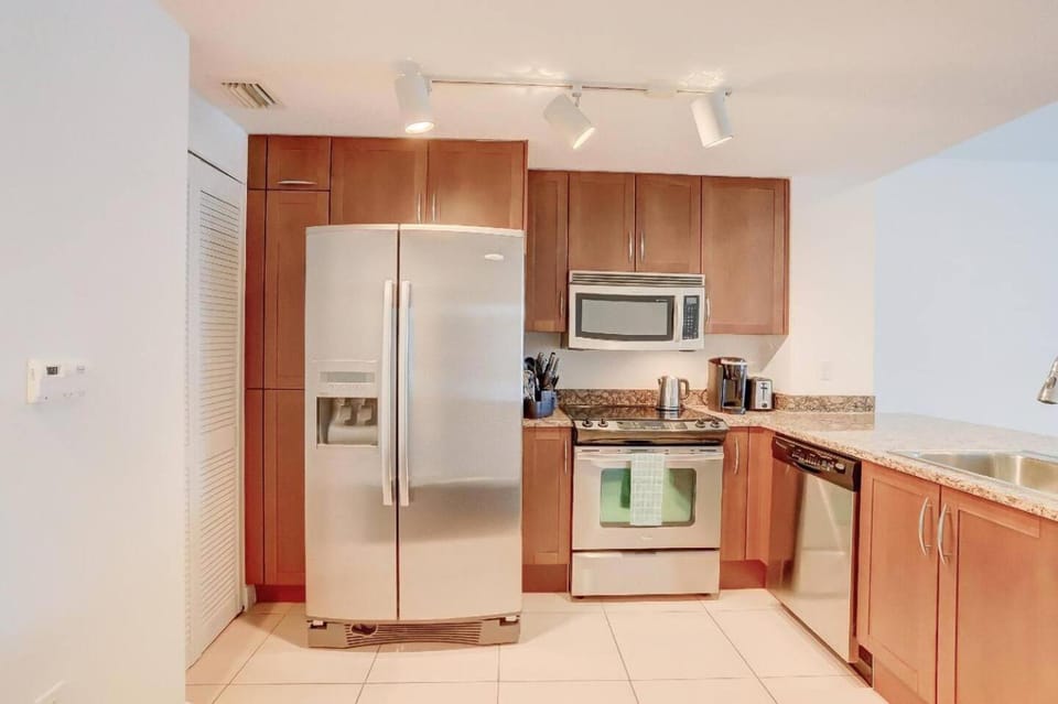 Apartment in Casa Costa condo!Beach pass included House in Boynton Beach