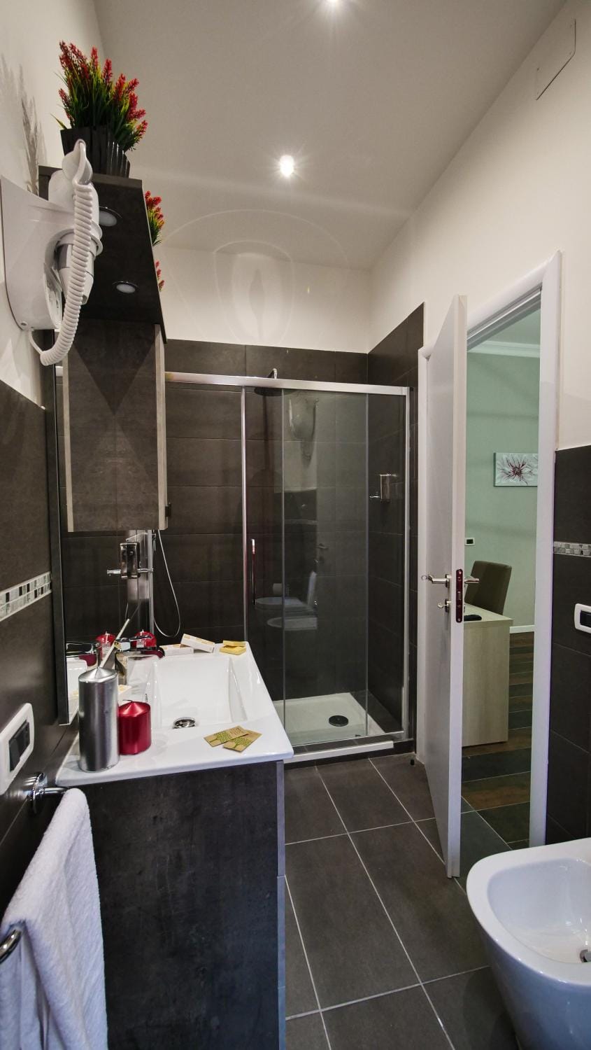 Shower, Toilet, Bathroom