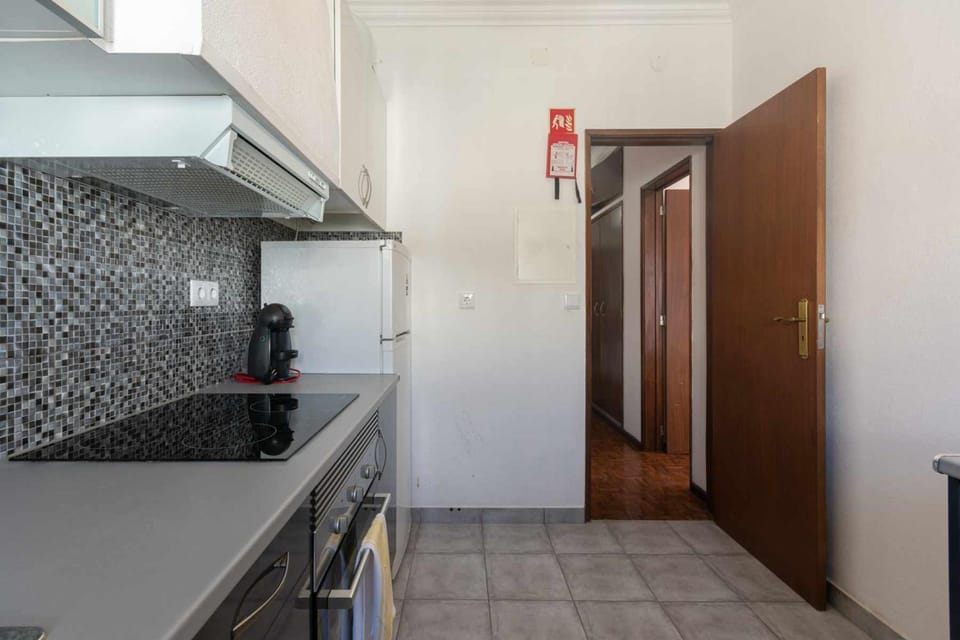 T2 Apartamento do Tenis Apartment in Guia