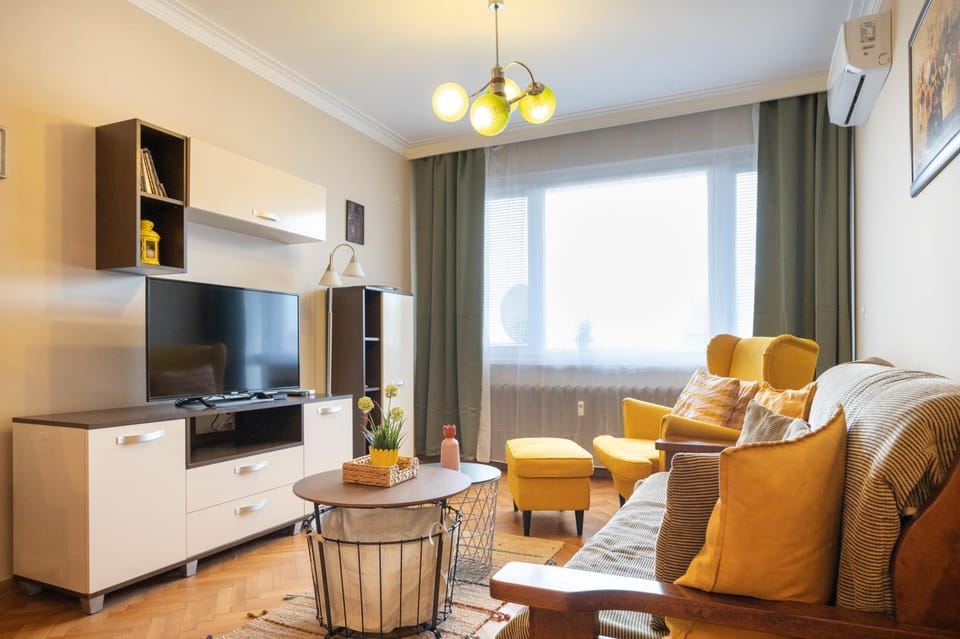 Communal lounge/ TV room, TV and multimedia