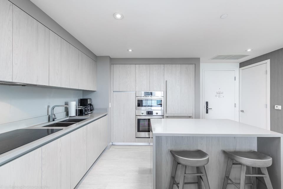 Coffee/tea facilities, Kitchen or kitchenette, Dining area, dishwasher, minibar, pet friendly, stove, toaster