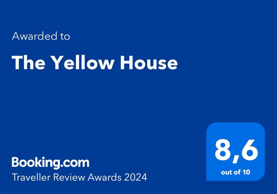 The Yellow House Apartment in Catania