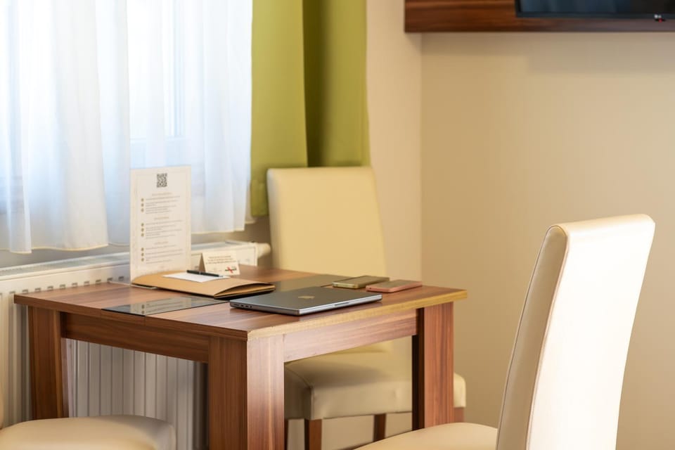 Seating area, Bedroom