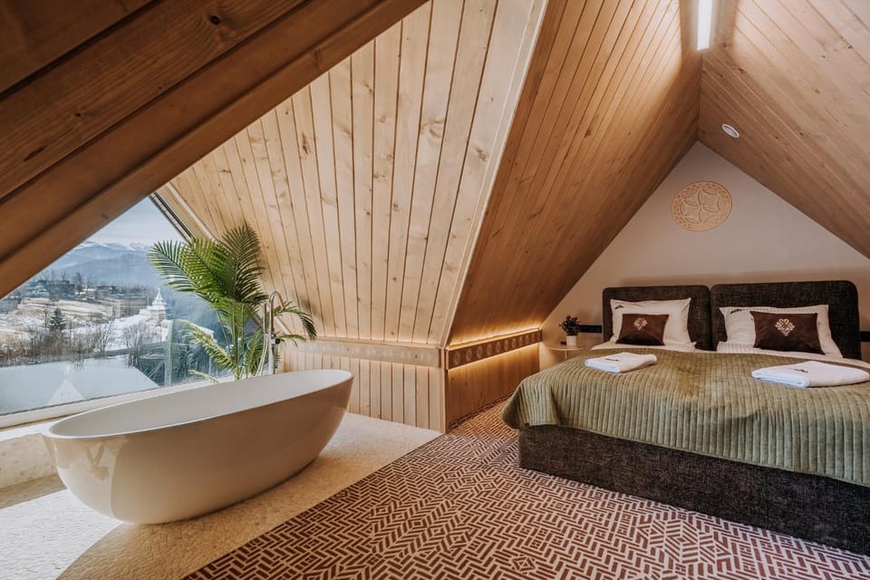 Bed, Photo of the whole room, Bedroom, Mountain view, Mountain view, Bath, towels