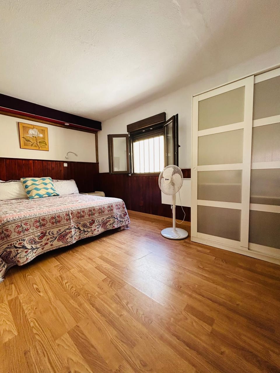 Bed, Photo of the whole room, Bedroom, wardrobe