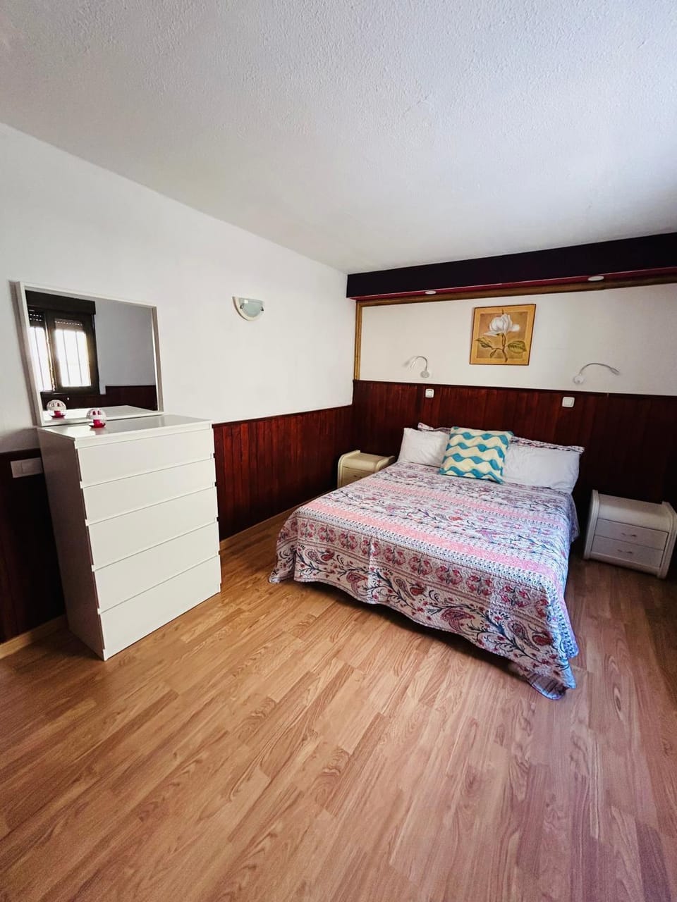 Bed, Photo of the whole room, Bedroom, wardrobe