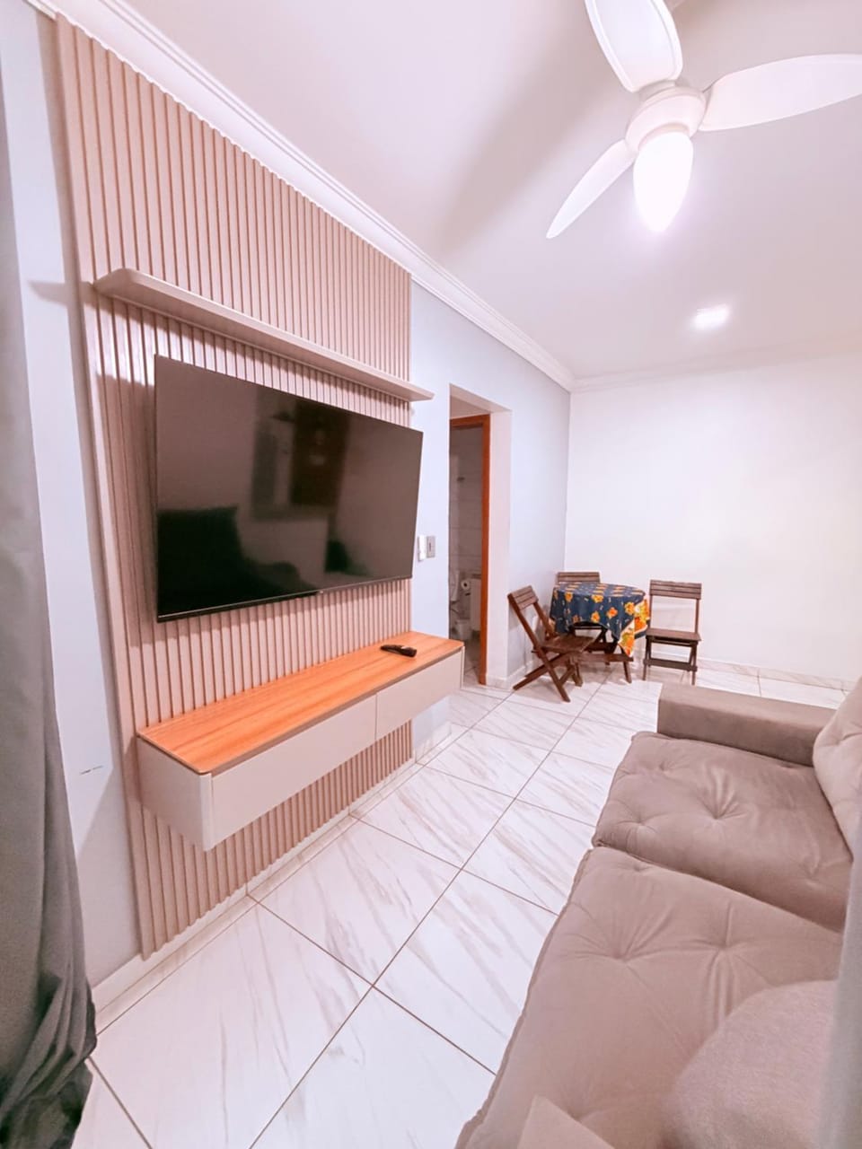 Communal lounge/ TV room, TV and multimedia, Living room, Seating area, Evening entertainment