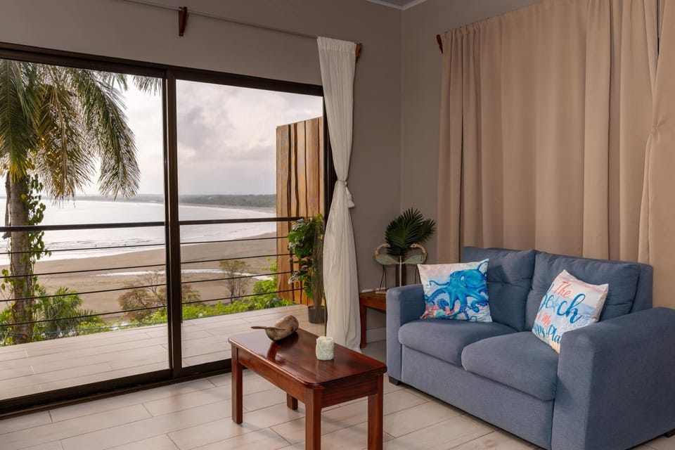 Natural landscape, Balcony/Terrace, Living room, Seating area