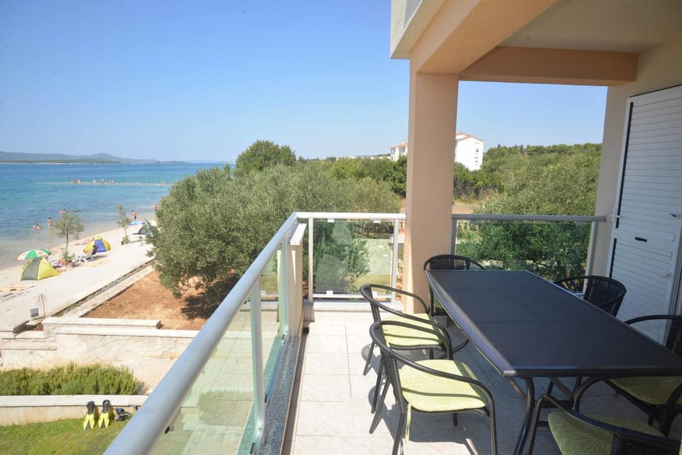 View (from property/room), Balcony/Terrace, Seating area, Sea view