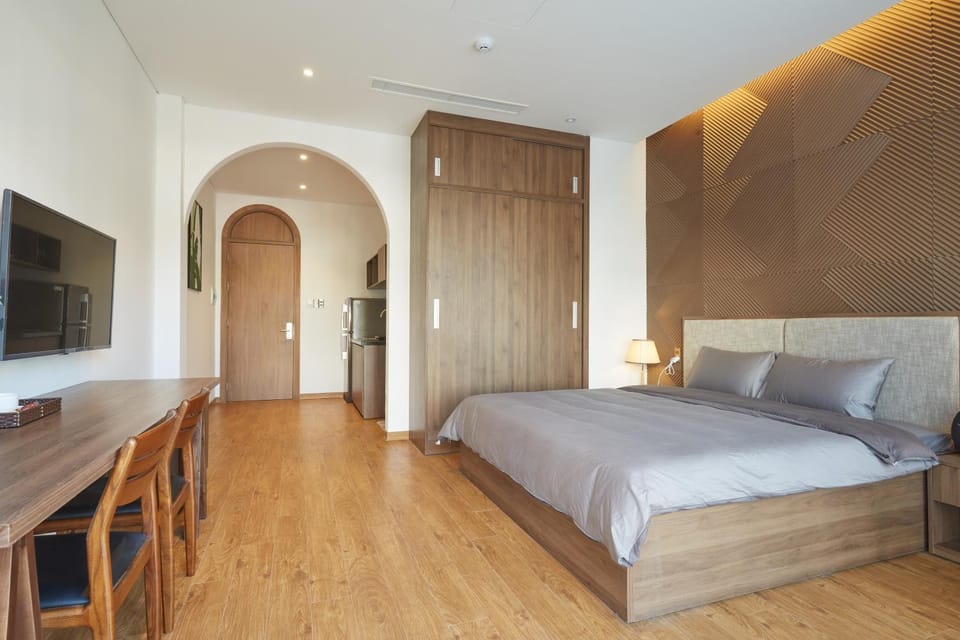 Staff, Spring, Bed, Day, People, Winter, Summer, Balcony/Terrace, Photo of the whole room, Decorative detail, Bedroom, Autumn, City view, Non alcoholic drinks, Family