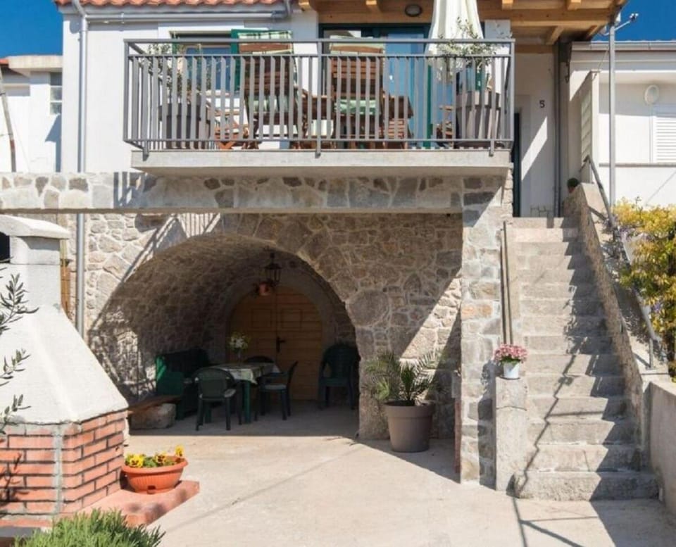 Patio, BBQ facilities, Seating area