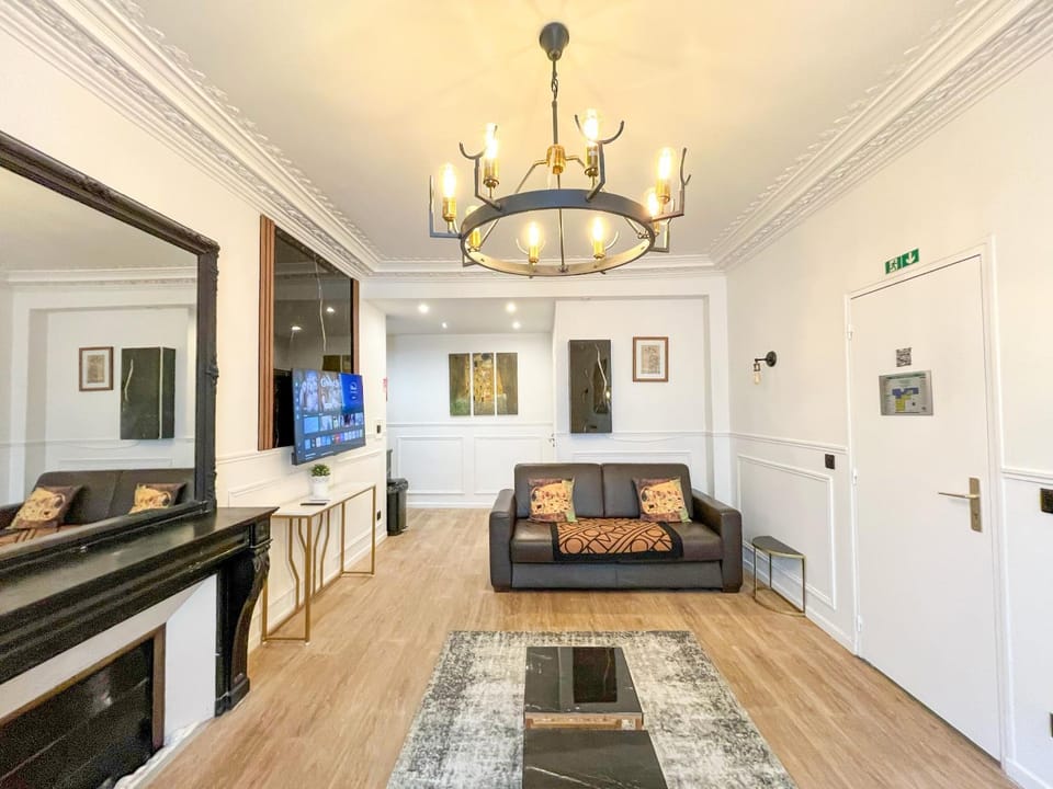 106 - Urban Luxury Opera Gustav Klimt Apartment in Paris