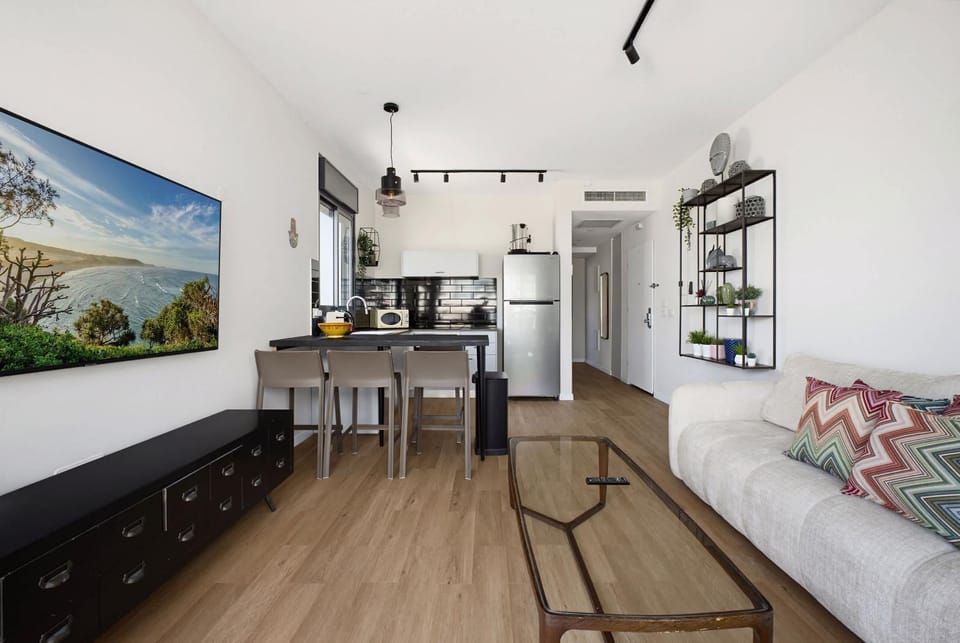 Kitchen or kitchenette, Living room