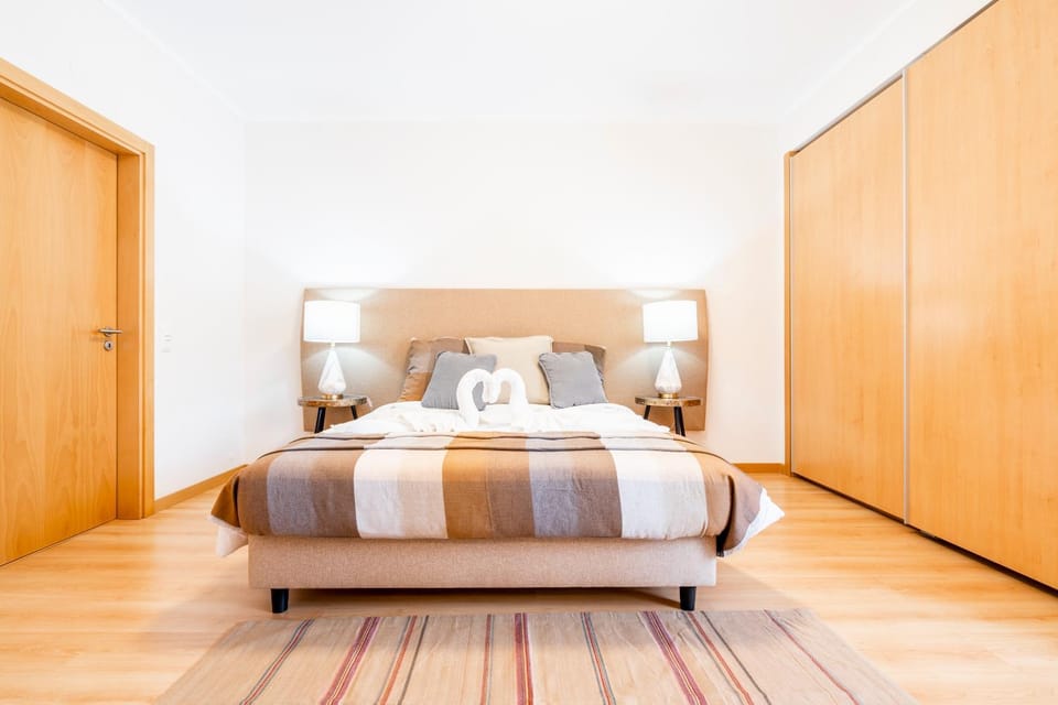 OCEANFRONT: Luxury Spectacular Sea Views and Pool Apartment in Olhão