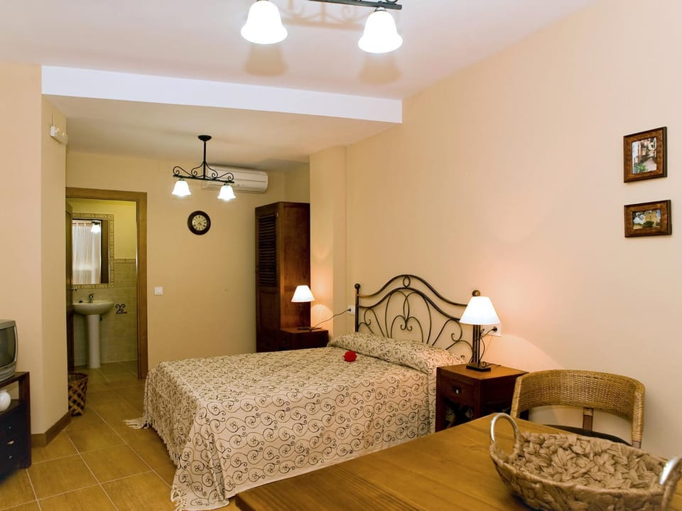 Photo of the whole room, Decorative detail