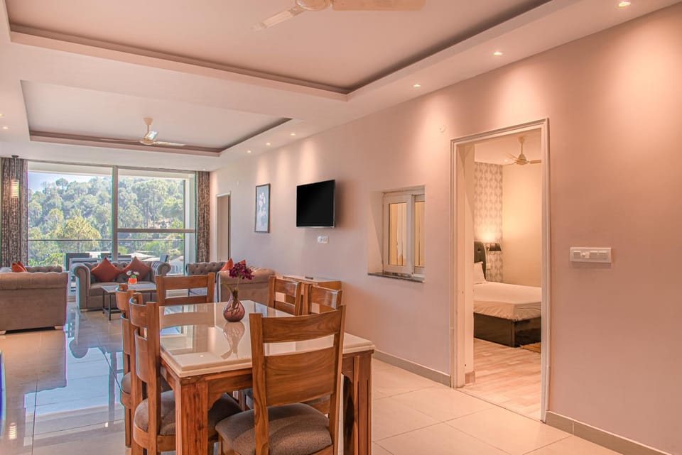 Living room, Dining area