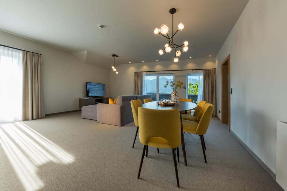 Living room, Seating area, Dining area