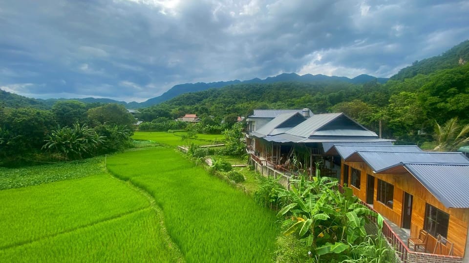 Property building, Day, Natural landscape, Mountain view