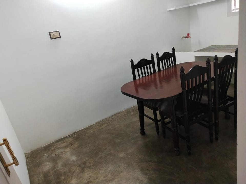 Dining area, Breakfast